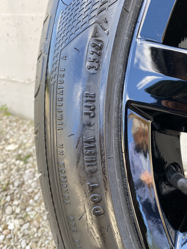 B5A79B4D-FABD-4320-A27C-4B61598FC4F7