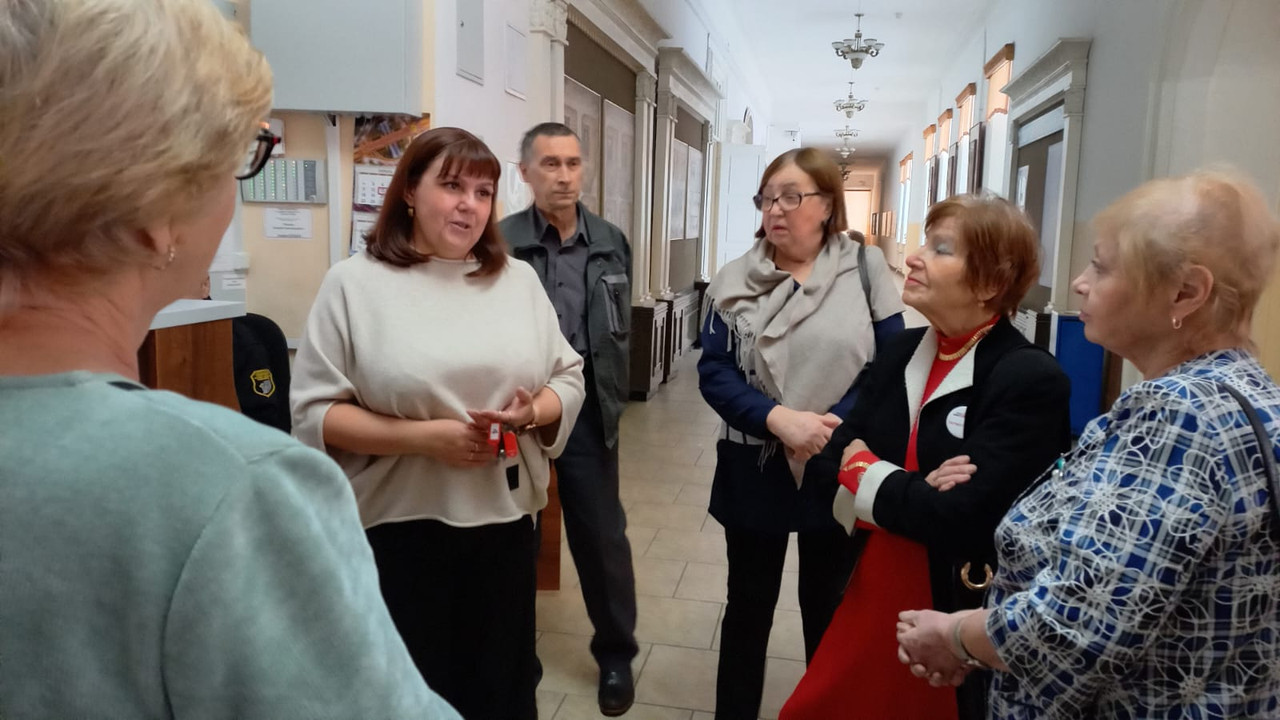 Родоведы и заведующая музеем Заузолкова Юлия Павловна.