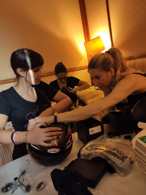 9D5745F9-2D6C-4E1E-92A0-603DC6F7B982