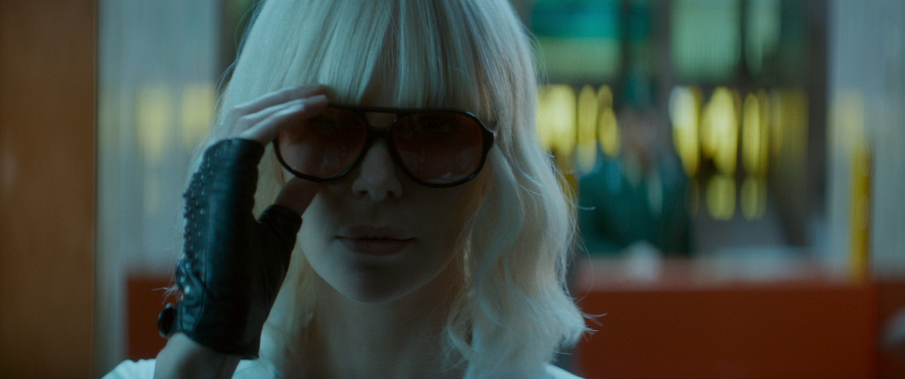 Atomic Blonde 2017 (1080p x265 10bit Tigole).mkv_snapshot_00.15.