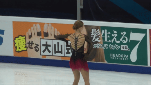 Александра_Трусова_тренировка_ПП._Платье_с_выдвижными_шипами_Гран-при_кубок_Ростелеком_21.11.2020