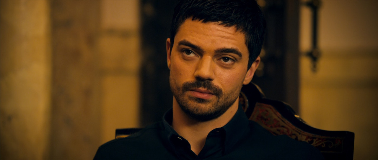 The Devil's Double (2011).mkv_snapshot_01.15.42_[2018.03.20_16.5