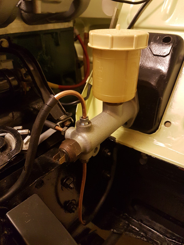 Maître cylindre neuf (1)