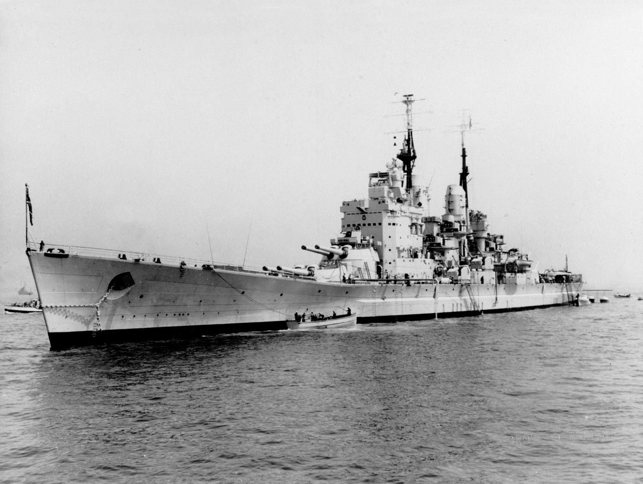 https://i.postimg.cc/FHGpD1WM/HMS-Vanguard-1946.jpg