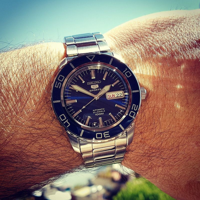 Seiko 5 SNZH53 Cal. 7S36 100M (1)