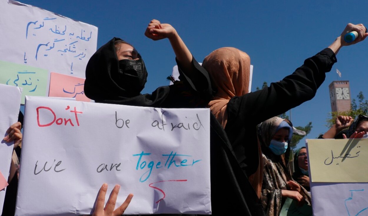 Jefe de la ONU pide a los talibanes que defiendan los derechos de las mujeres
