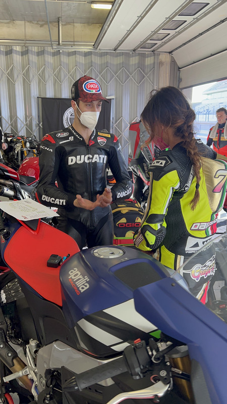 3B99AD0D-95FD-4A44-B425-2FCFC67CFBDE