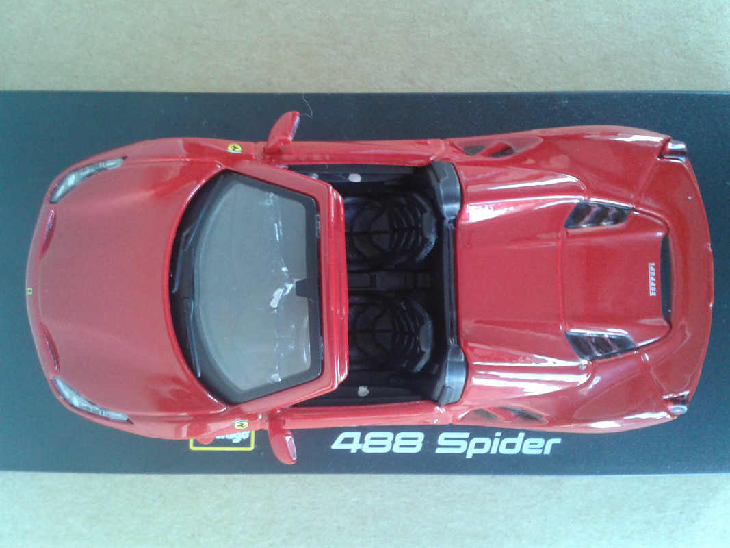 2016 Ferrari 488 Spider (Bburago Signature Series) (13)