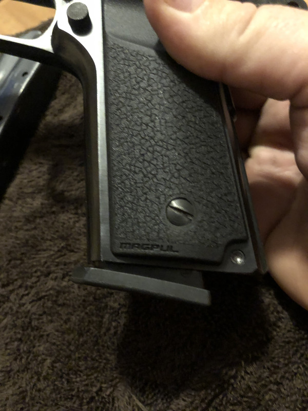 5B2FB8AC-F6B0-498C-A62F-915038B3D973