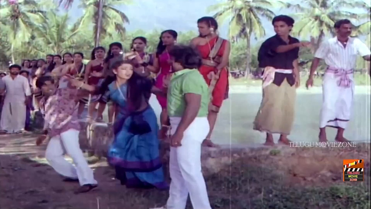 Shobana hot in saree.mkv_snapshot_01.20.000