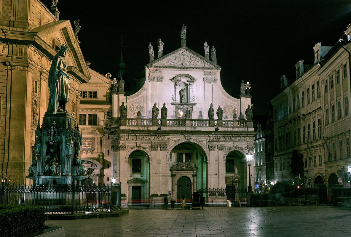 u-12b047070c73ac660c76466e7b7c781a Площадь Крестоносцев в Праге