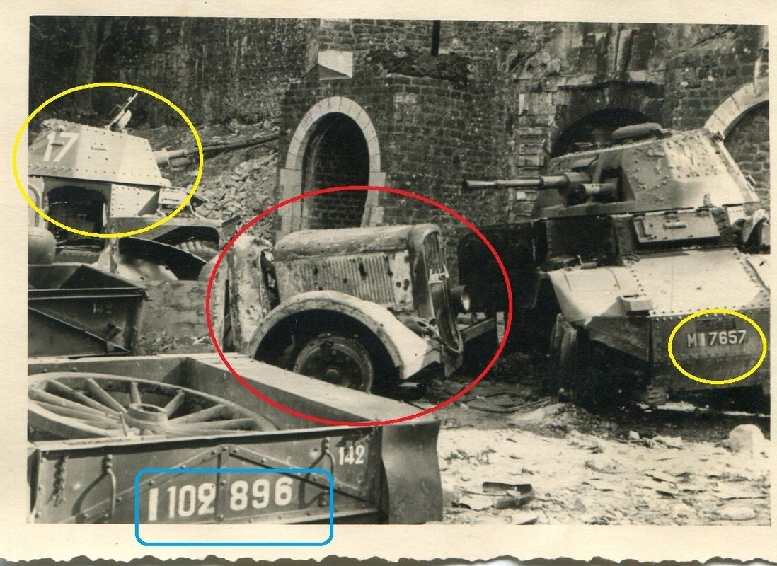 FOTO 2 WK Frankreich zerstörter Pz Wagen LKW