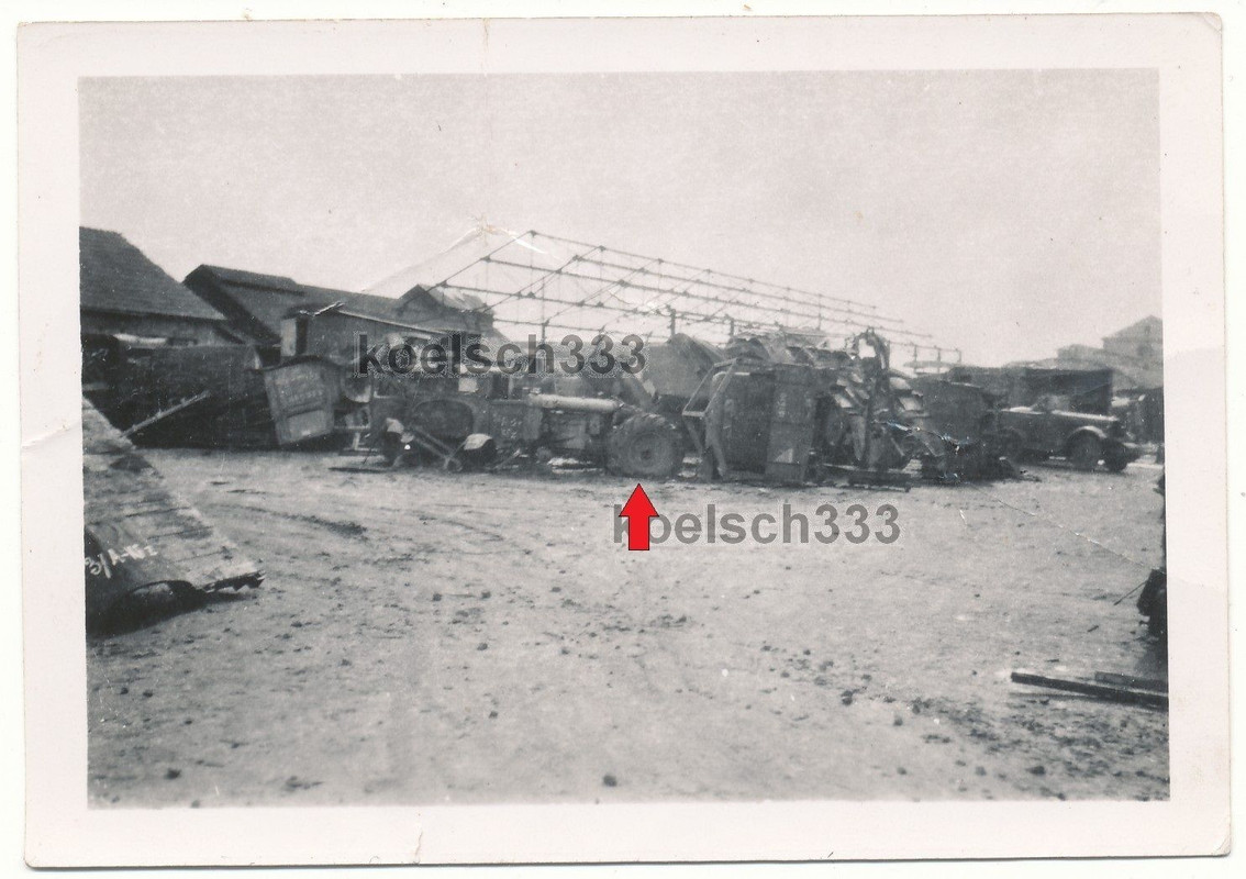 Foto englische & französische Fahrzeug Wracks Dü