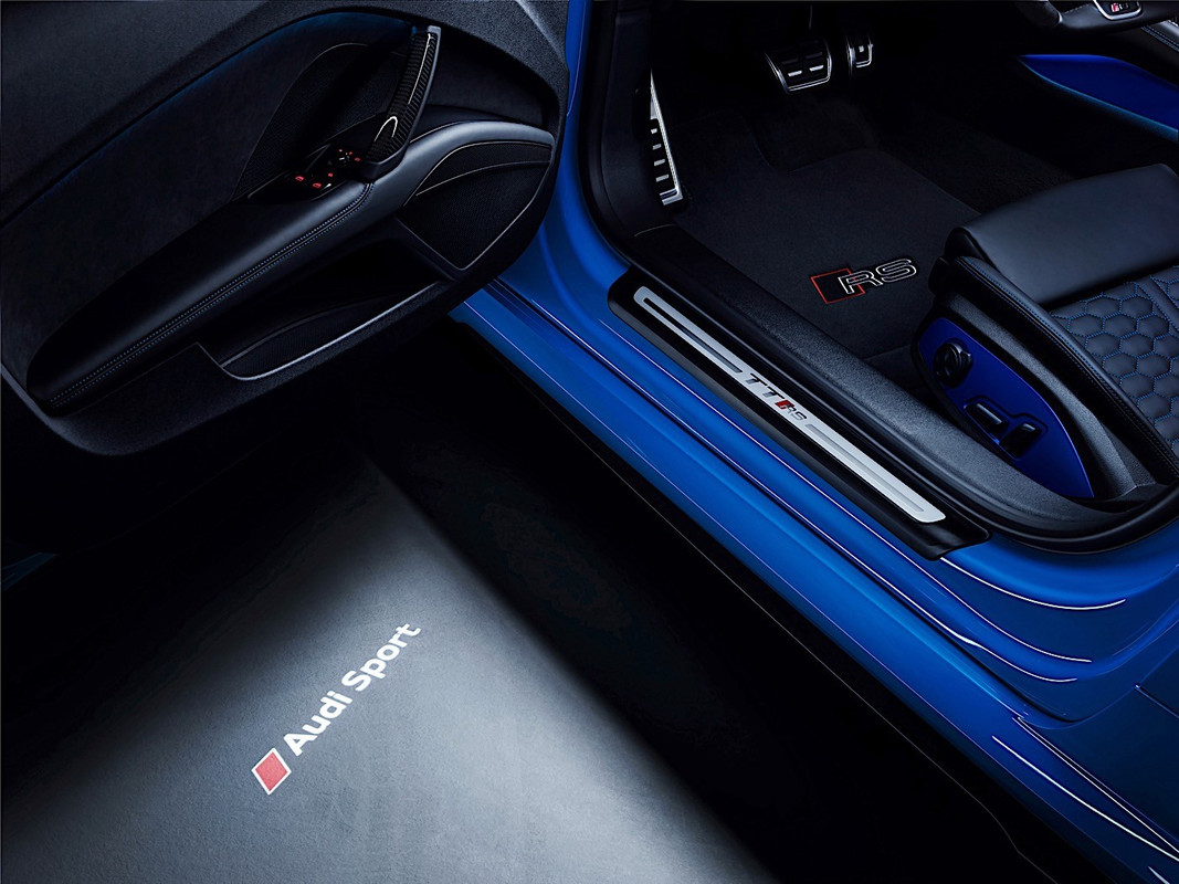 Audi TT RS Coupé & Audi TT RS Roadster (17)