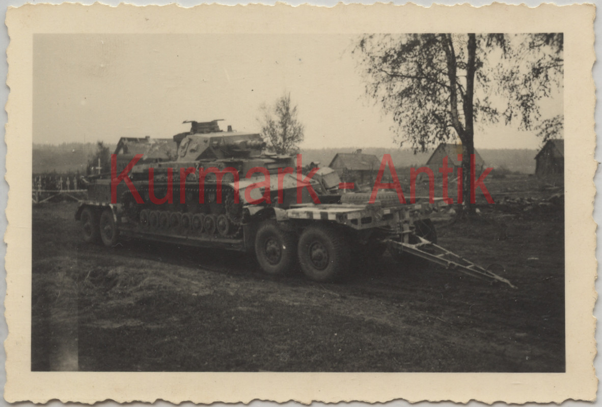 Foto Wehrmacht Panzer III auf Sonder Anhänger 116 Russland Front