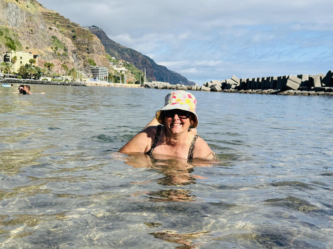 Mesmerizing Barbara Roufs Unclad - Enthralling Gazes