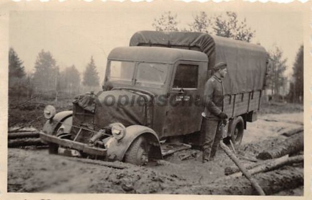 LKW Büssing - NAG im Schlamm Mga Ostfront Russla
