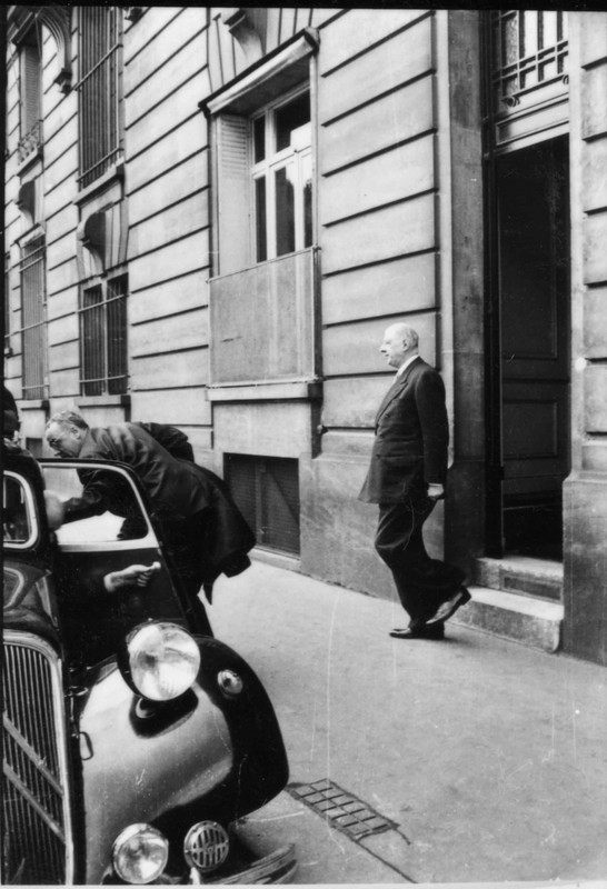 De Gaulle rejoint l'Elysée - 83.398.2.11 -