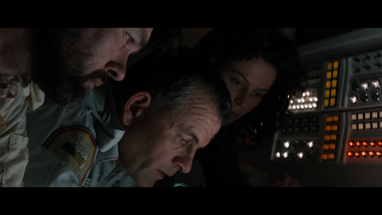 Alien (Theatrical Cut).mkv_snapshot_00.49.24_[2020.07.06_21.33.10]