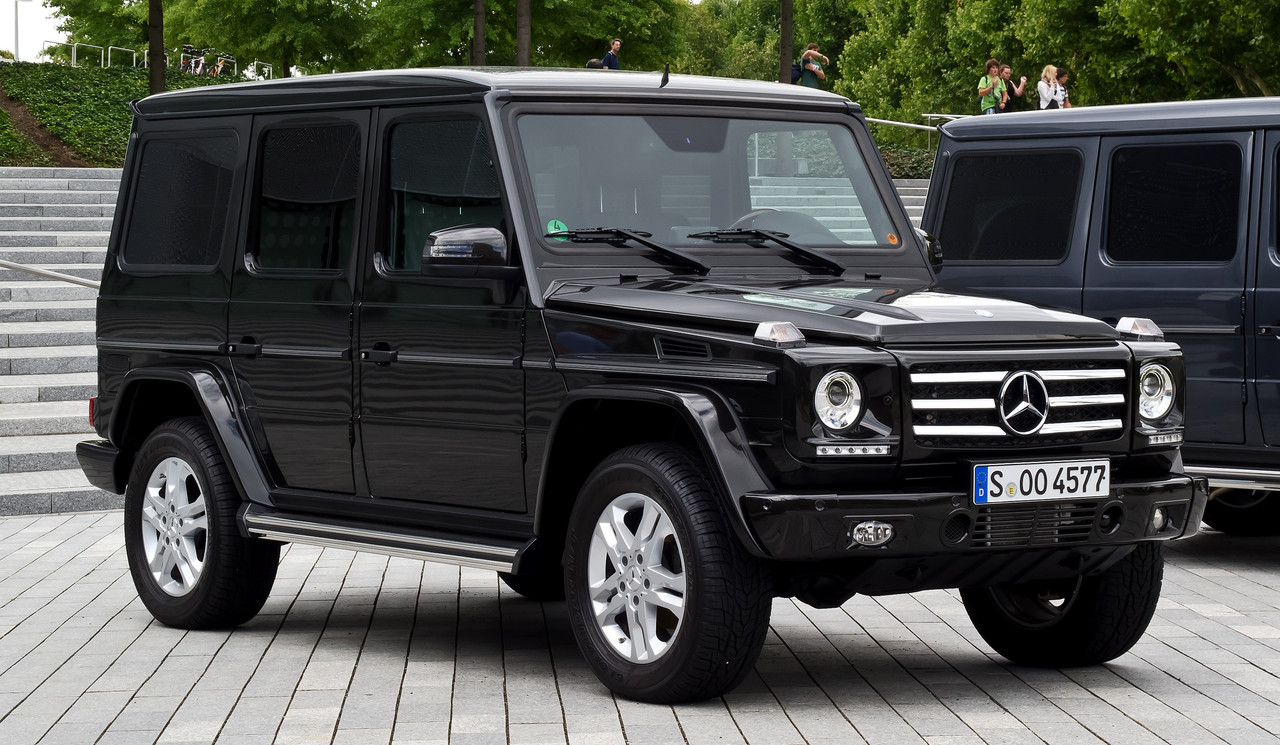 Mercedes-Benz_G_350_BlueTEC_(W_463,_3._Facelift)