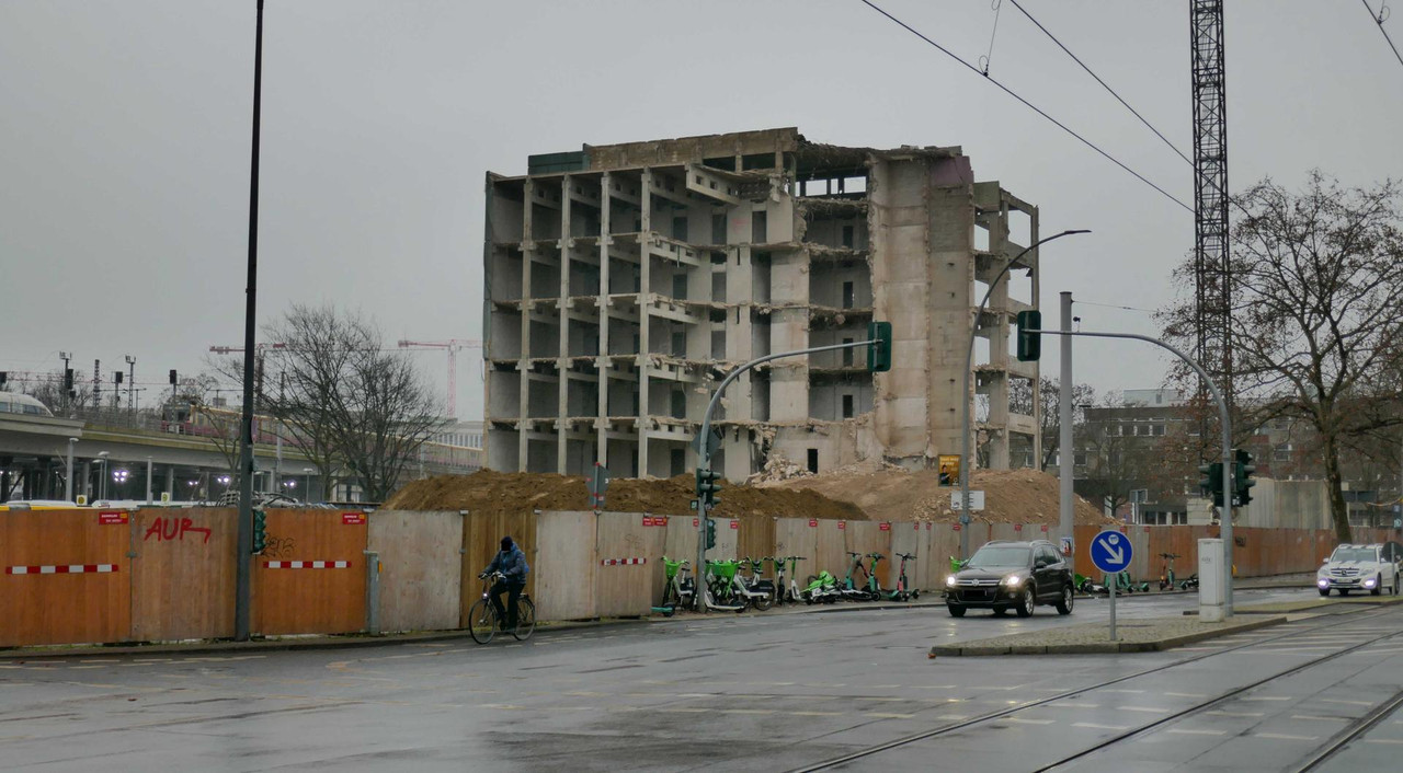 Bild: https://i.postimg.cc/FHbVpkj6/P1330782.jpg