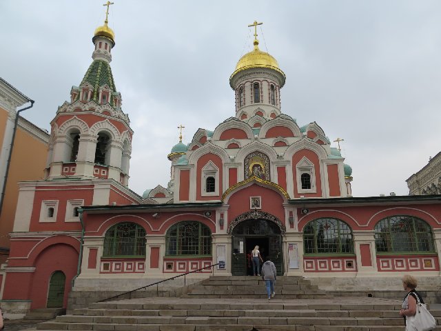 RUSIA LOW COST: Una semana entre S. Petersburgo y Moscú - Blogs de Rusia - DIA 5: Llegada a Moscú en el Flecha Roja y pateada por el centro. (8)