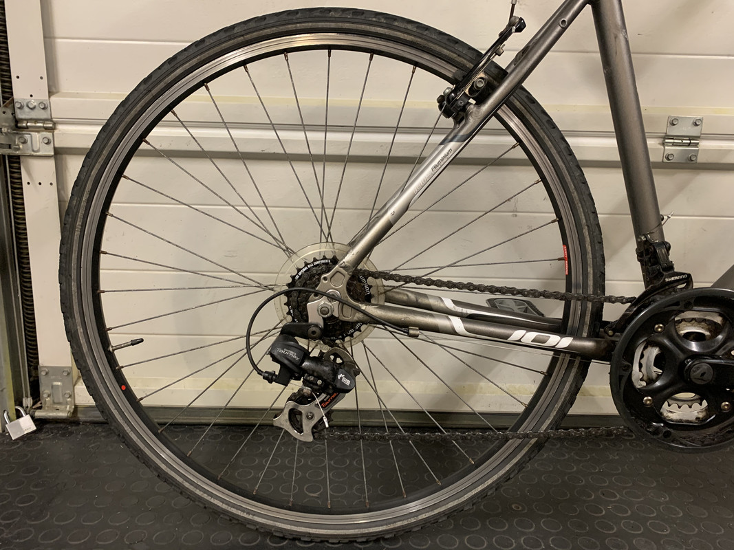 70F19CC4-E834-4B0D-9495-B362F9001E32