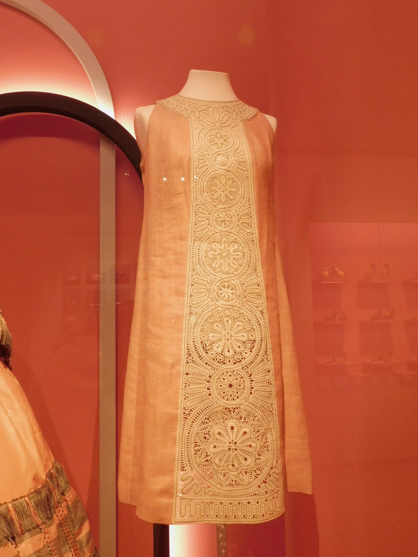 Выставка в музее Революции Кринолин и пр 041