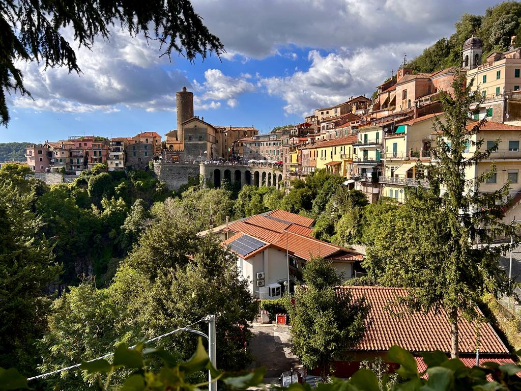 Жаркий сентябрь на побережье Тирренского моря. Жаркий сентябрь на побережье Тирренского моря.