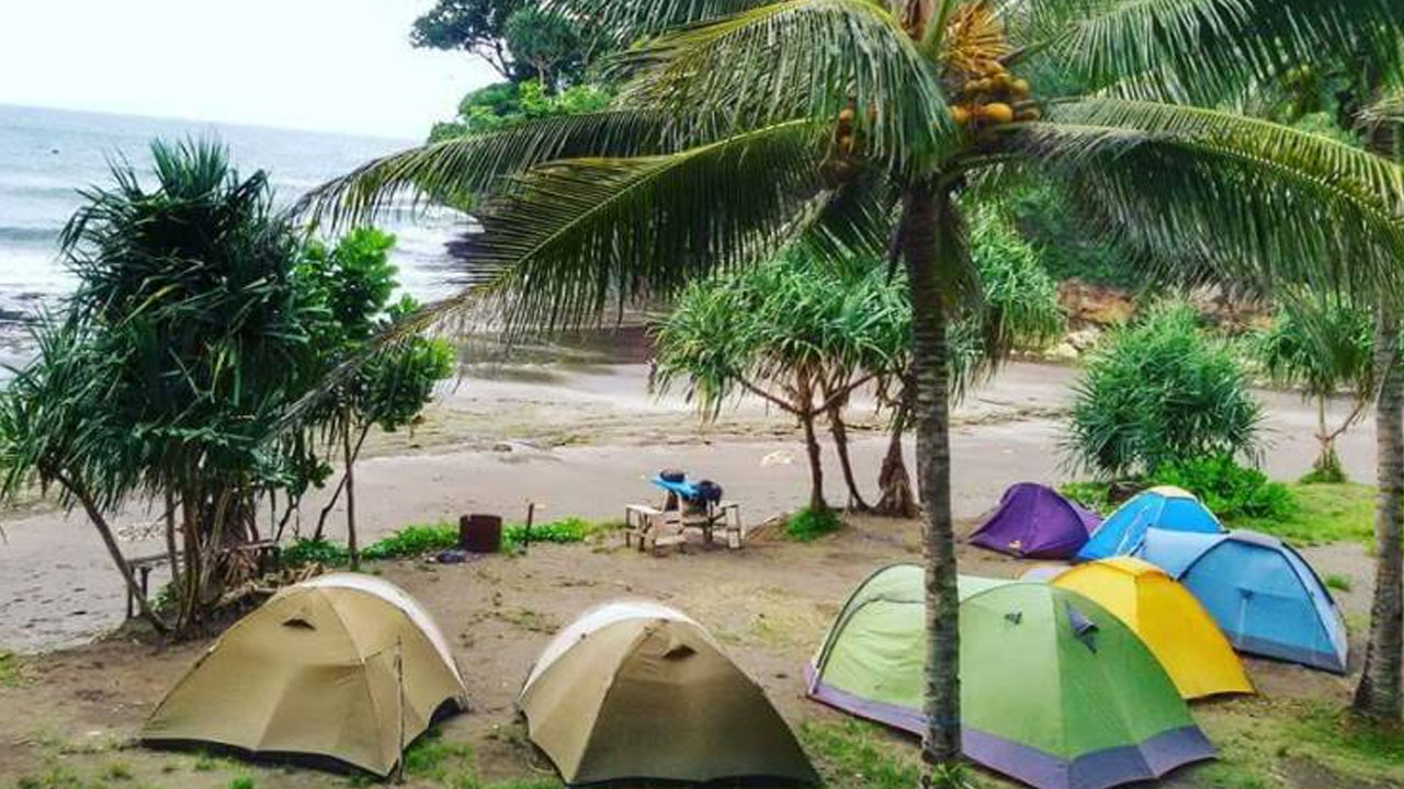 Surga Tersembunyi Bagi Pecinta Camping dan Sunset”1280