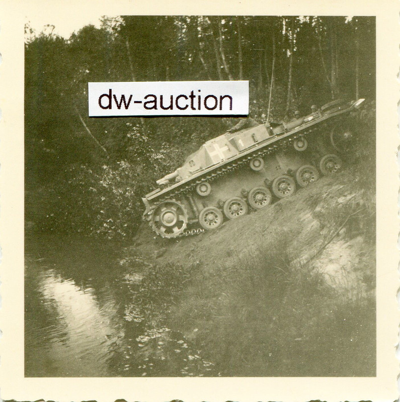 Sturmgeschütz Abt. 184 , Stug mit Nummer 1 durch