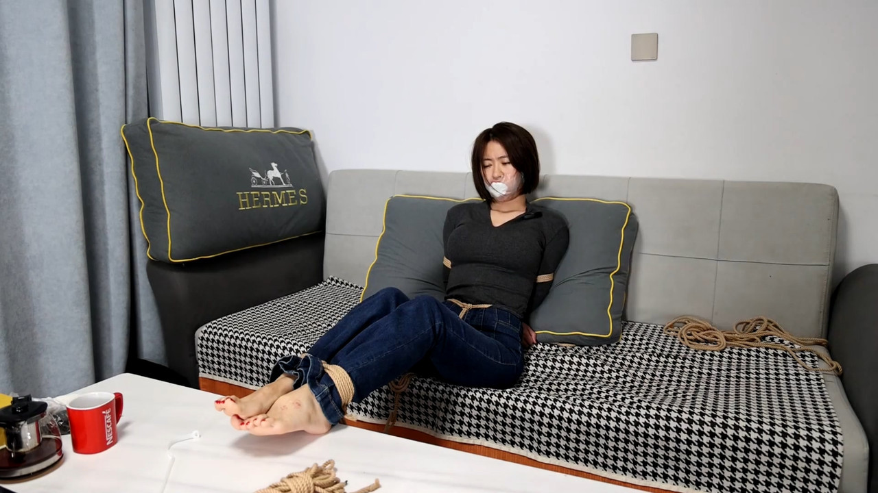 吴越绳艺 妞妞小白鞋牛仔 三 四.mp4_20221205_100003.126