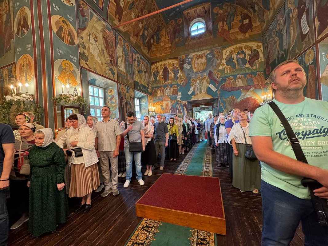 photo-5345833987198808878-y