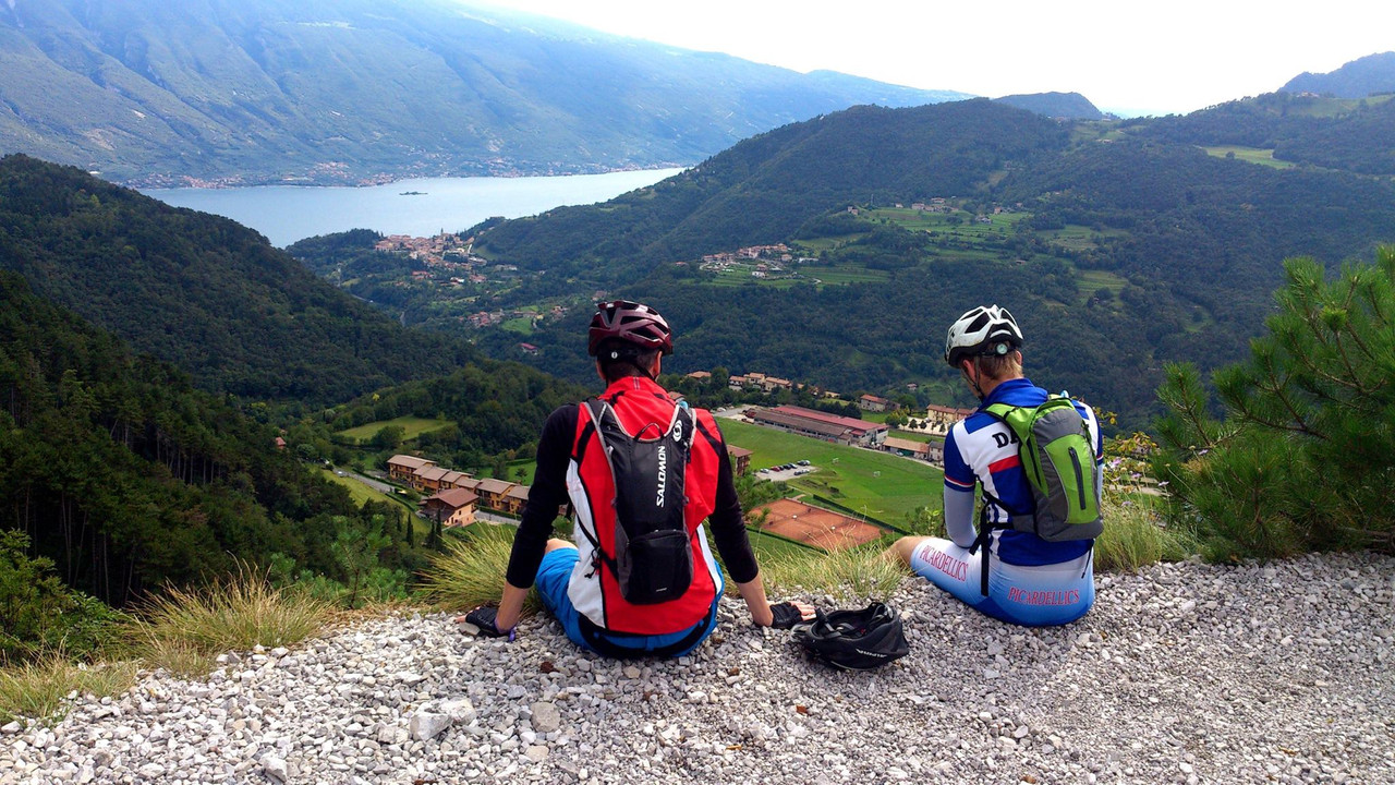 547198455-24933072466310906-350396772467