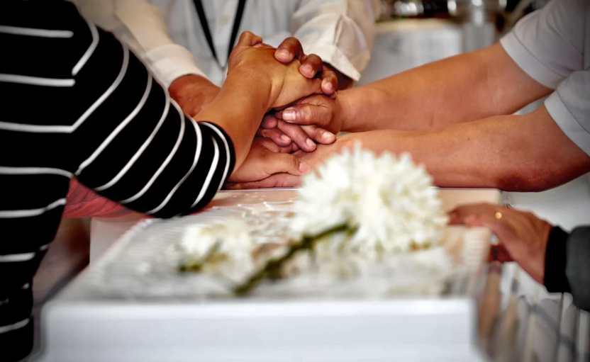 Confunden a familiar y hacen funeral al hombre equivocado en Eslovenia
