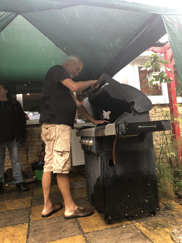 DA9EEFF5-E9B7-4687-B0D6-6ADD9438189E