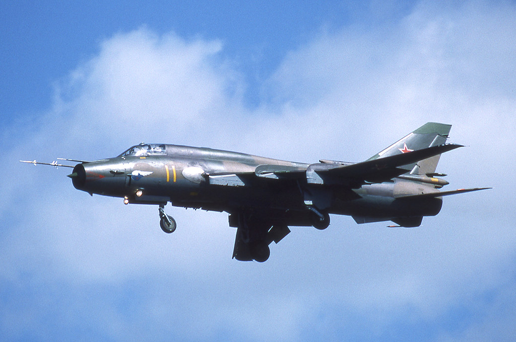 20 GvAPIB Su-17M4 11 yellow_14920_Aug 1993