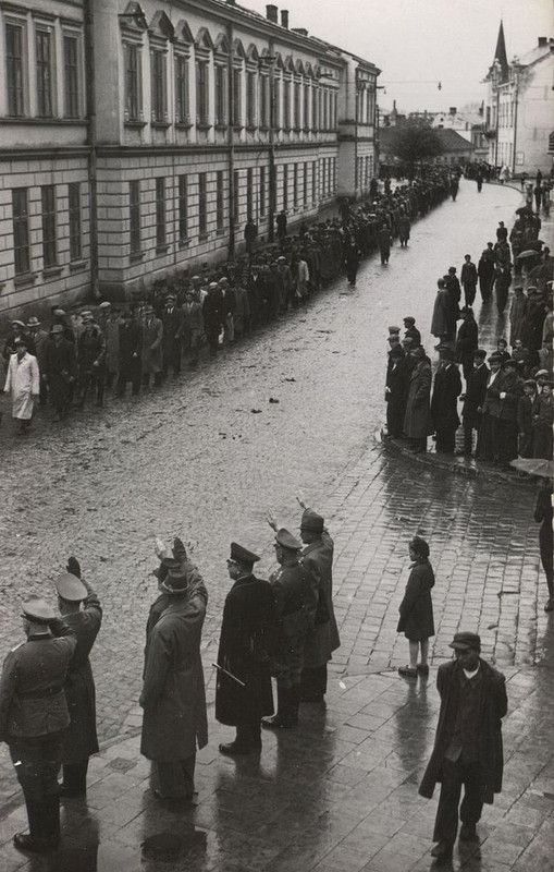 Desfile de los reclutas de la División, 18 de julio de 1943 en Lviv, Ucrania