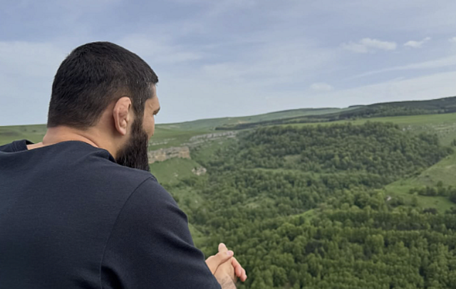 Хамзат Чимаев намеква за съюз с отбора на Хабиб