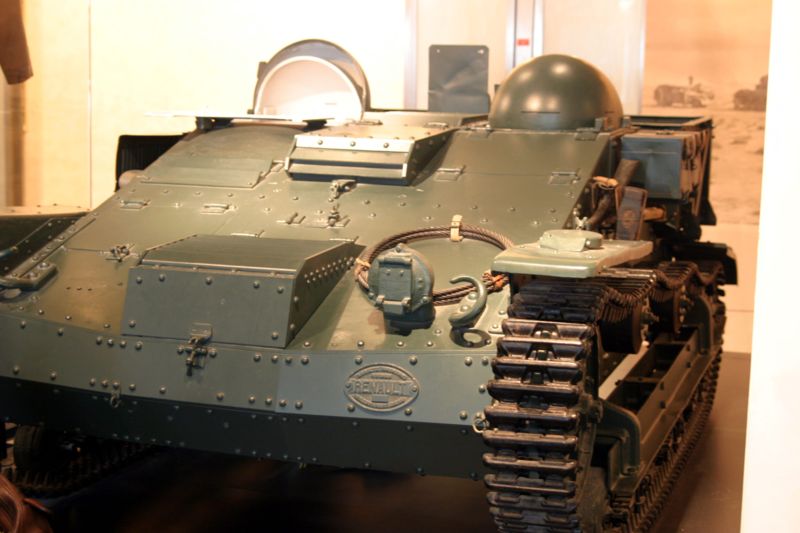 Un ejemplar se encuentra en el Musée de lArmée en París