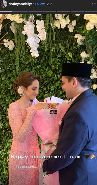 Tsamara Amany resmi bertunagan dengan dosen NYU.