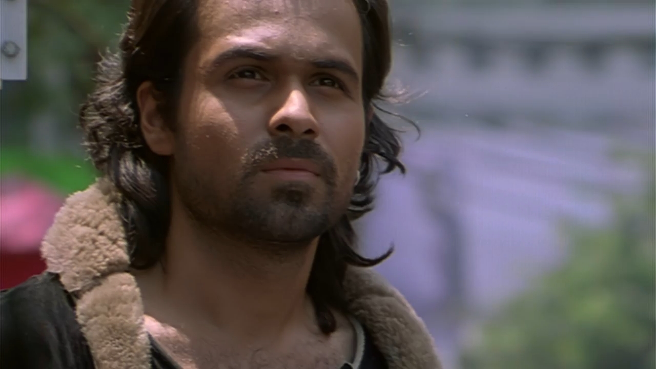 Awarapan 2007 WebRip [Hindi] 480p 720p ESub Screenshot
