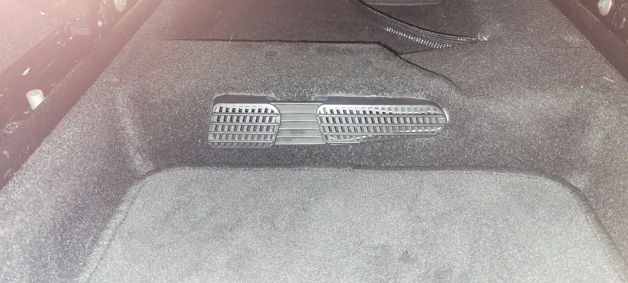 Tapas de Rejilla_VentBajoAsiento_03