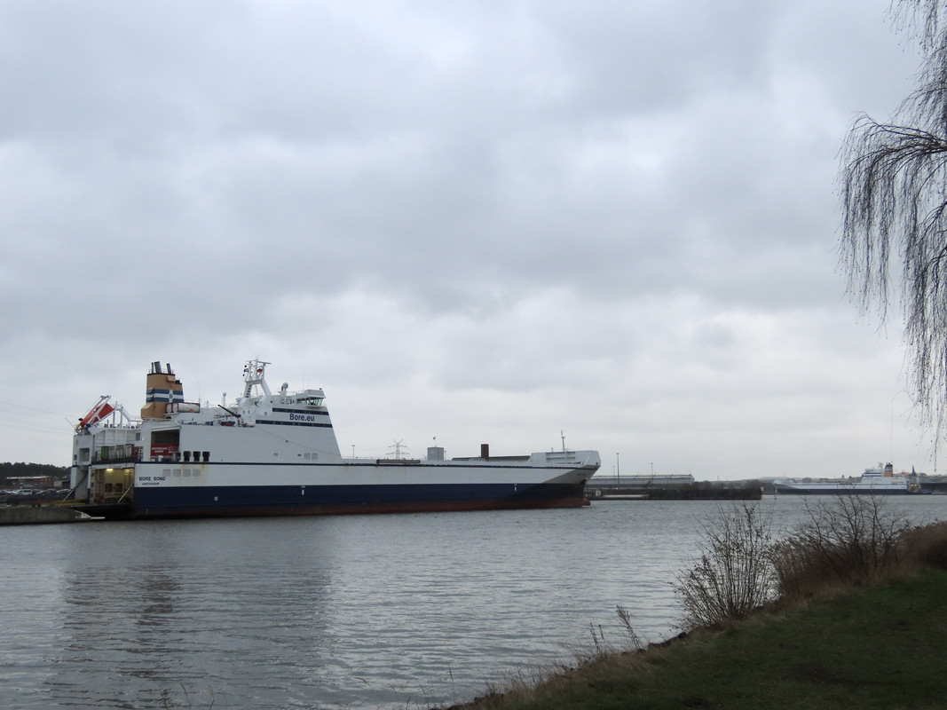 5D5F7415-052C-4A74-BFC0-55AE1F907957