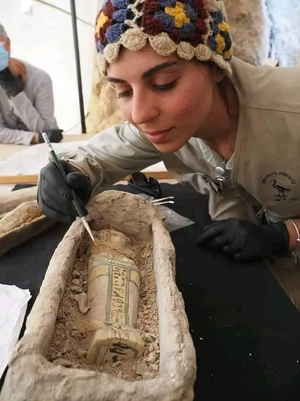 E743E373-E69E-47B9-BDA2-1047B9FD1E02