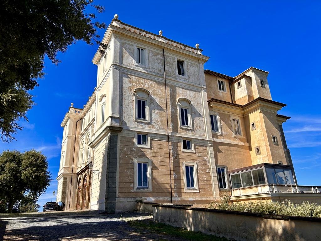 Жаркий сентябрь на побережье Тирренского моря.