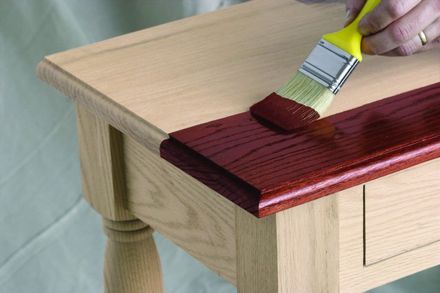 Фарбування меблів епоксидкою: тренд DIY-дизайну