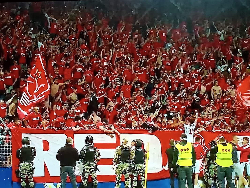 4593F6D8-C695-4460-BFE1-855881AEB67C