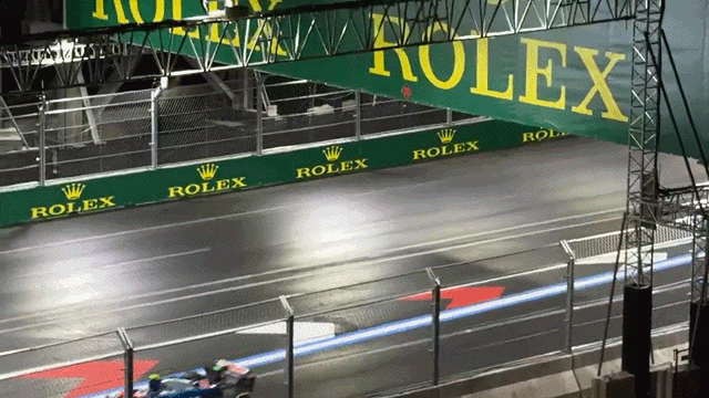 MERCDEWIS-1860605251512119417.gif