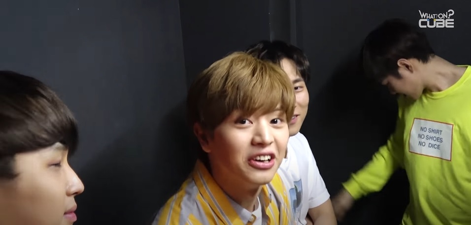 Sungjae imitates Eunkwang's English
